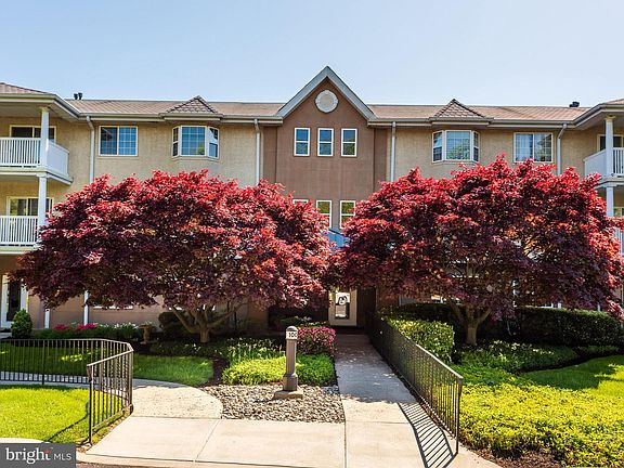 2nd image of 120 Paoli Pointe Dr