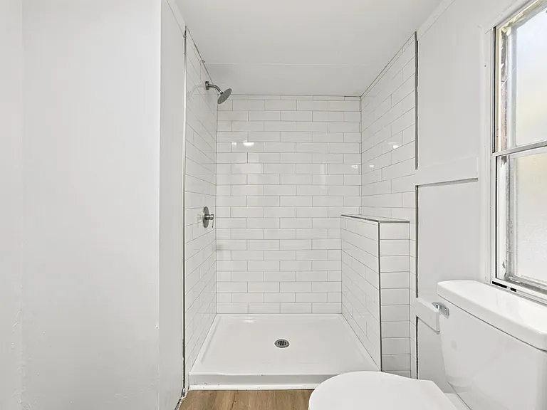 1046 Artic Loop — Photo 12
