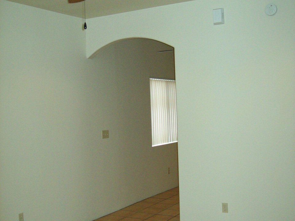 2nd image of 939 E Windsor St #1