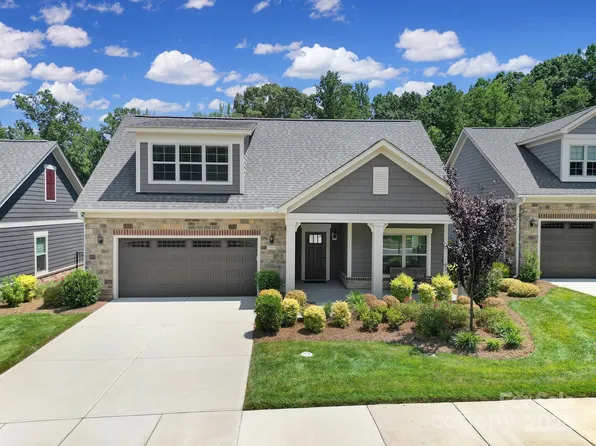 2019 Trailwood Dr, Matthews, NC 28104