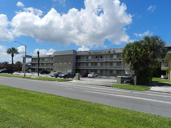 3rd image of 2711 Vandiver Dr APT 111
