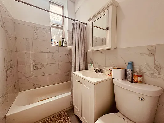 Rented by Silverstein Collection LLC  | media 8