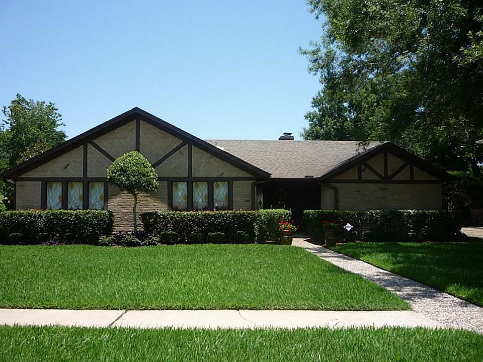 1st image of 16371 Larkfield Dr