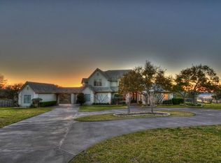 25721 Cliff Cir, Spicewood, TX 78669