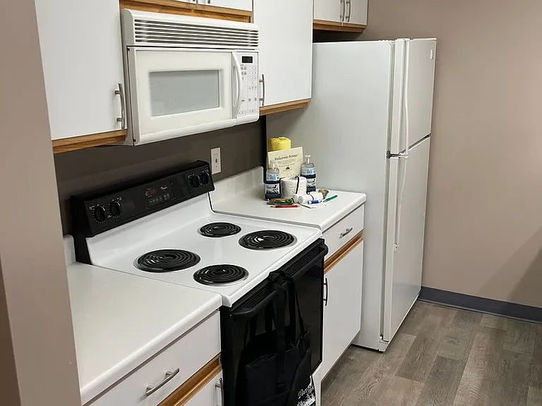 Deer Park Apartments — Photo 20