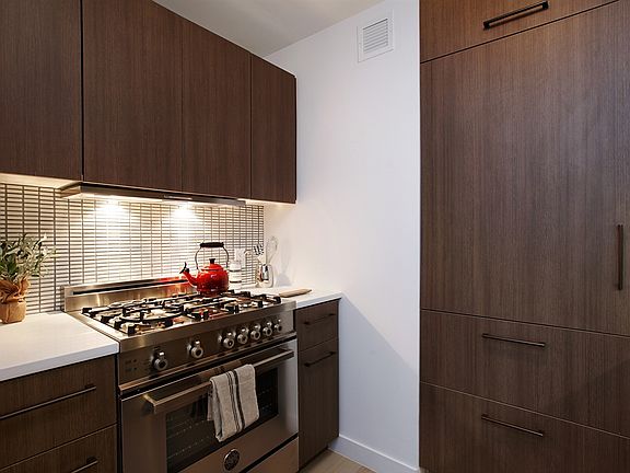 3rd image of 175 W 95th St APT 10A