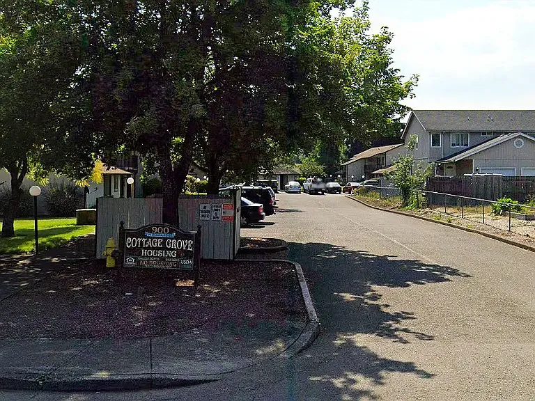 900 N Douglas St — Photo 5