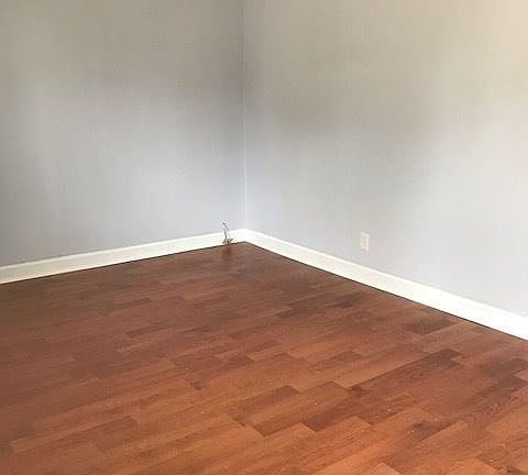 2nd image of 5944 Victoria Ave