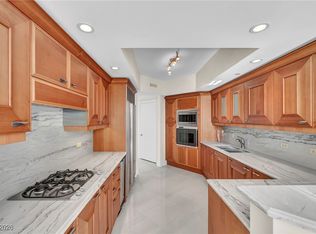 TURNBERRY PLACE, Las Vegas, NV 89109