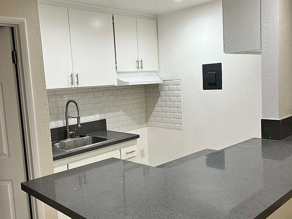 2nd image of 1275 Wall Ave #2