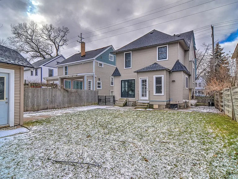 140 Fuller Ave SE — Photo 4