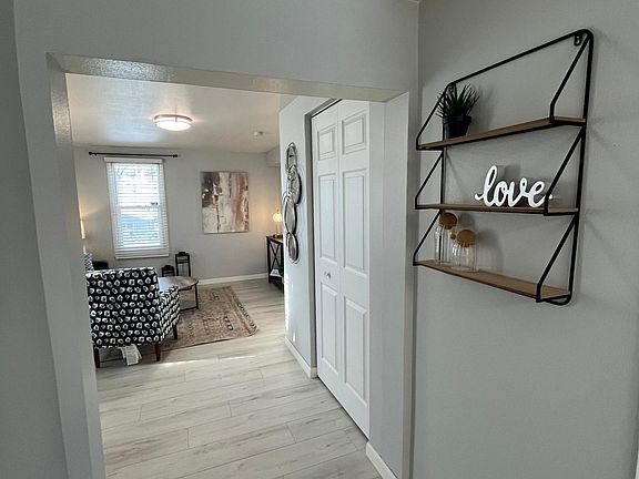 4th image of 344 23rd Ave N #2