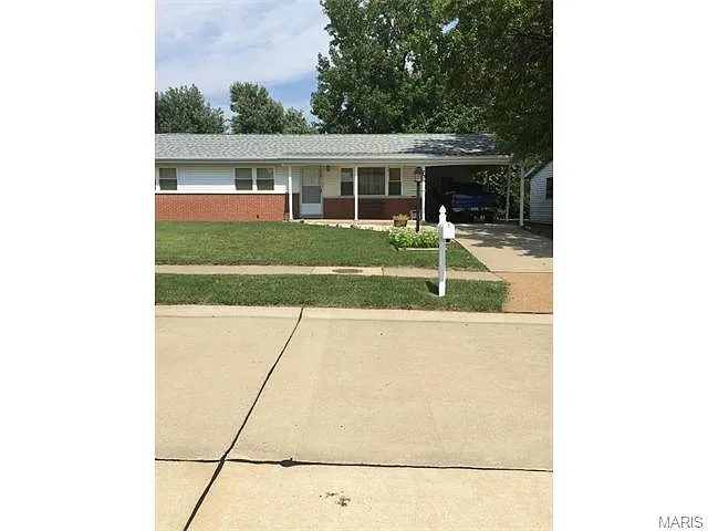 735 Mary Jo Ln photo 1