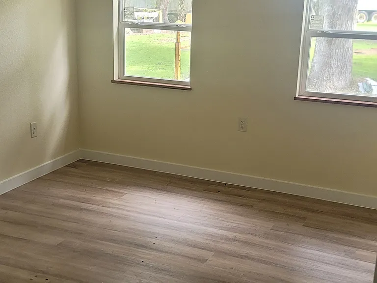 1023 Shady Acres Ln — Photo 12