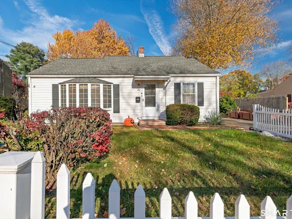 26 Suffolk Drive, East Hartford, CT 06118