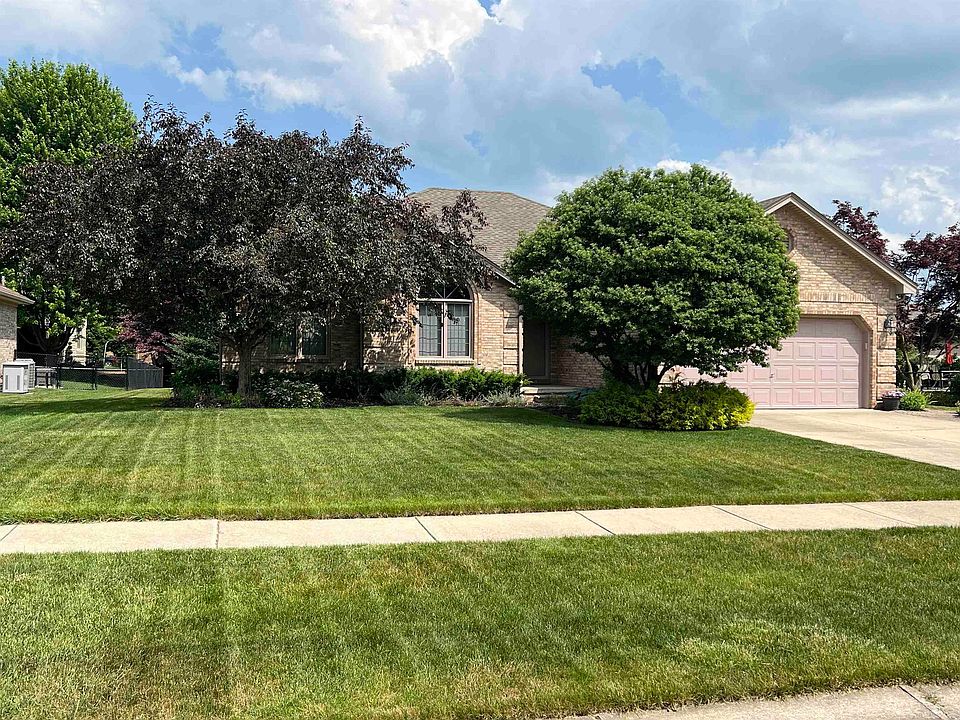 1st image of 52604 Forest Hill Dr