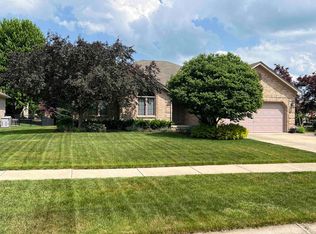 52604 Forest Hill Dr, Chesterfield, MI