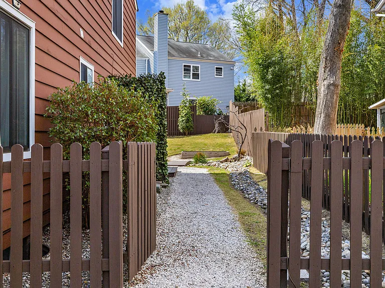 704 Ticonderoga Ave — Photo 34