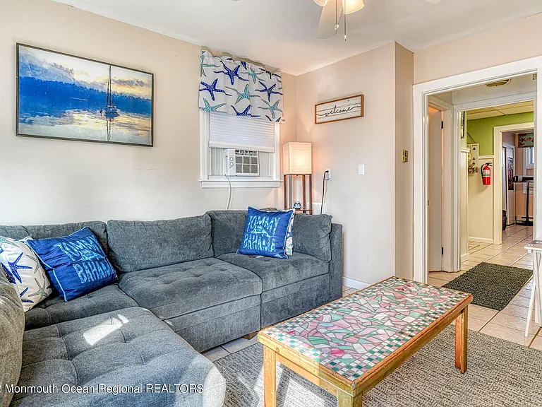 42 Abbott Ave — Photo 17