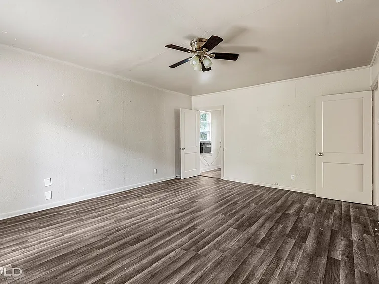 3920 Huston St — Photo 13