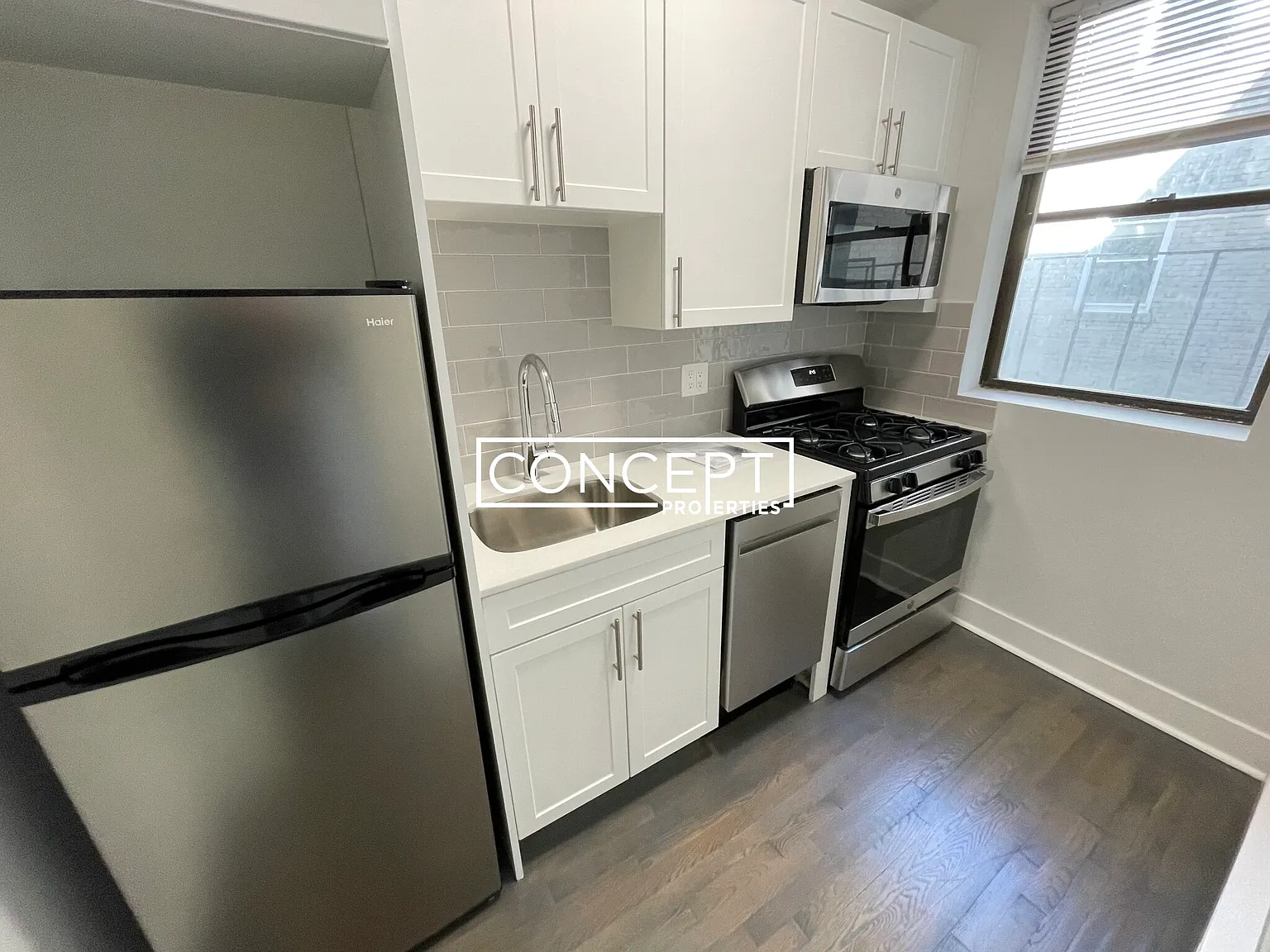 2 bed, 1.0 bath, $3,925 — Photo 2