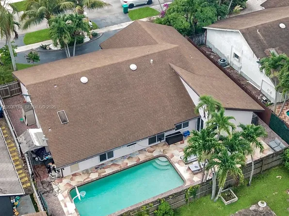 7363 NW 49th St, Lauderhill, FL 33319