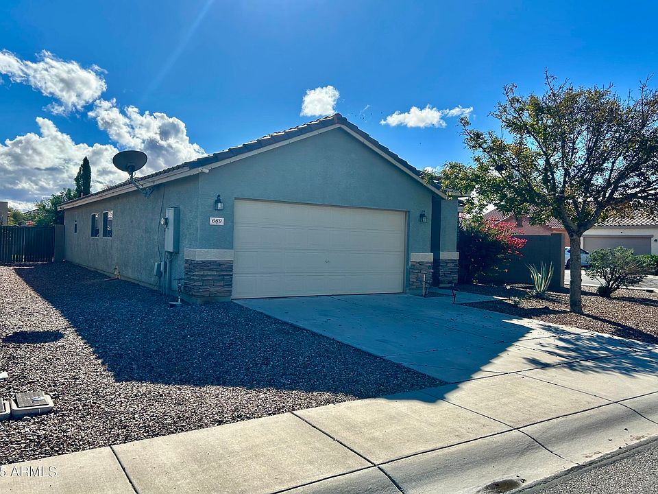 1st image of 669 W SILVER REEF Court