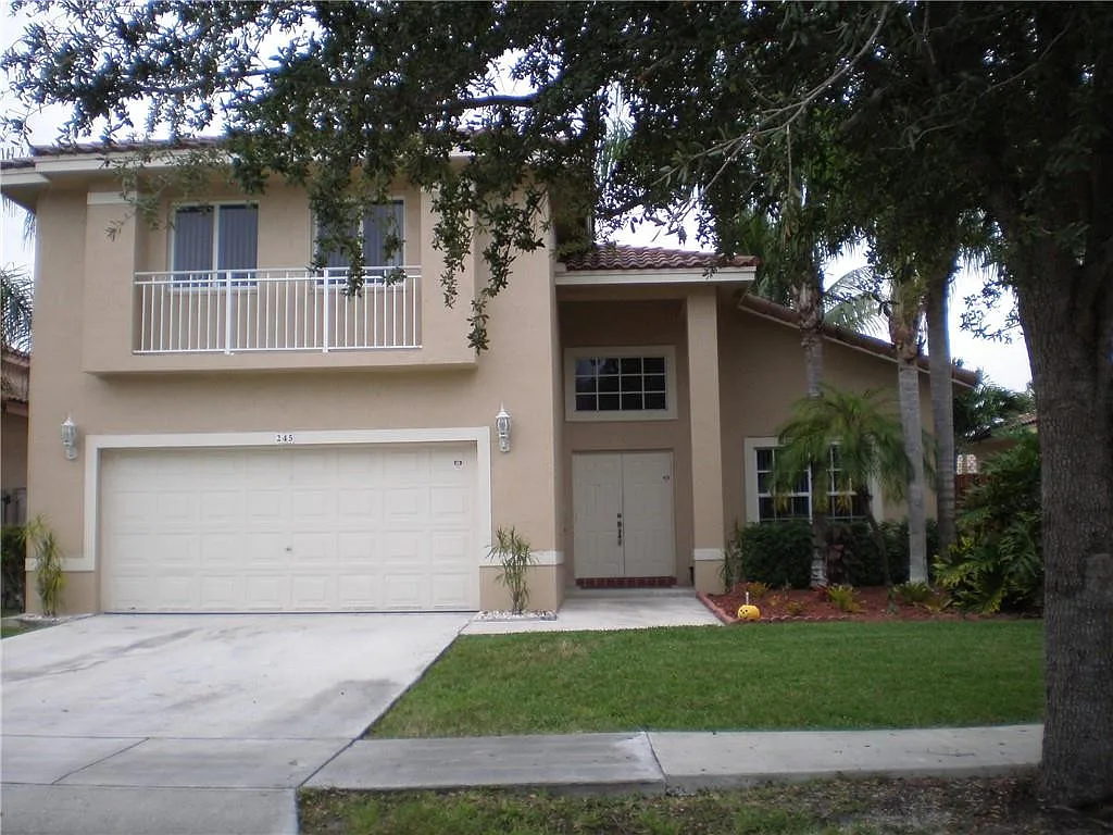 4 bed, 2.5 bath, 2534 sqft, $4,750 — Photo 2