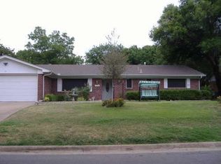 1325 Brookside Dr, Hurst, TX 76053