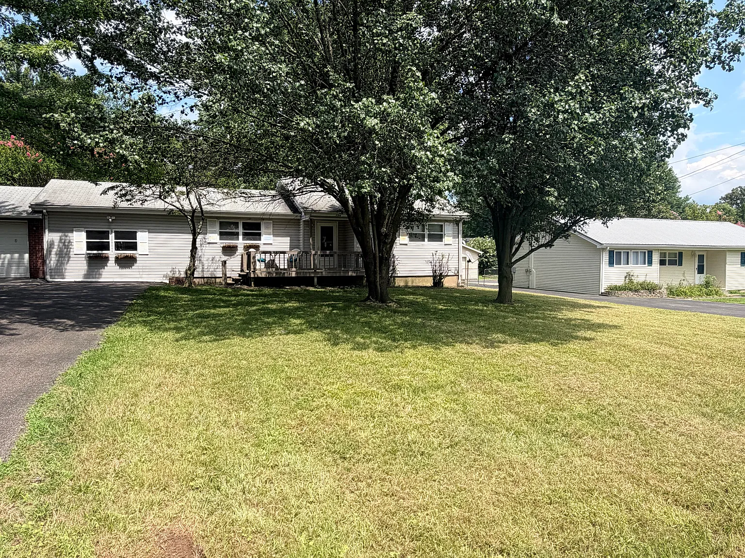 3 bed, 1576 sqft, $1,700 — Photo 2
