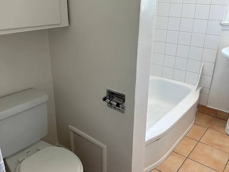 1225 Harvard St #8 — Photo 15