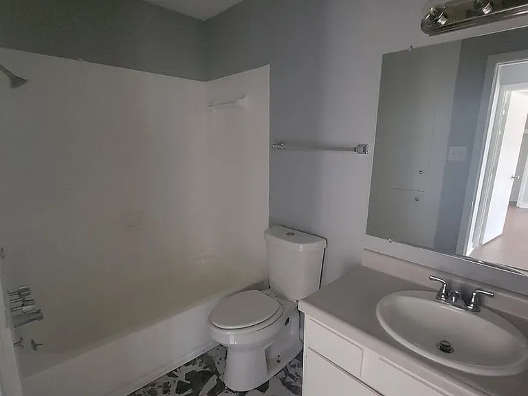 225 W McDowell Rd — Photo 50