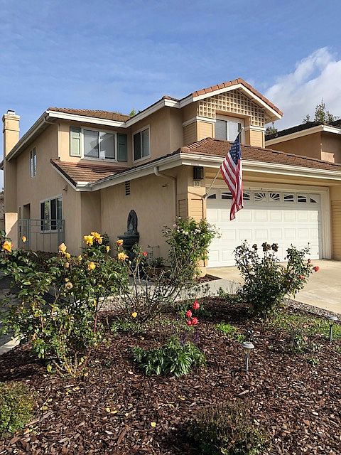 1st image of 10 Cottage Ln