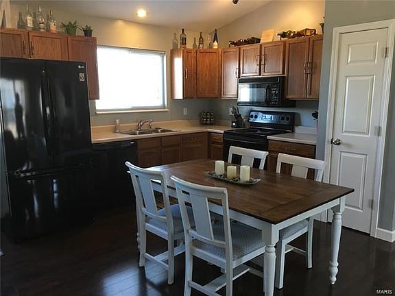 Lots of cabinets and pantry