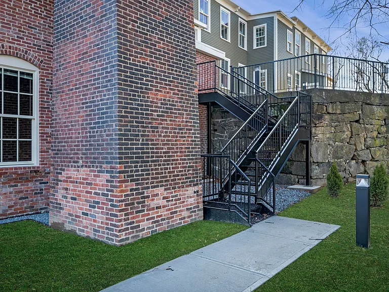 34 Tremaine St — Photo 6