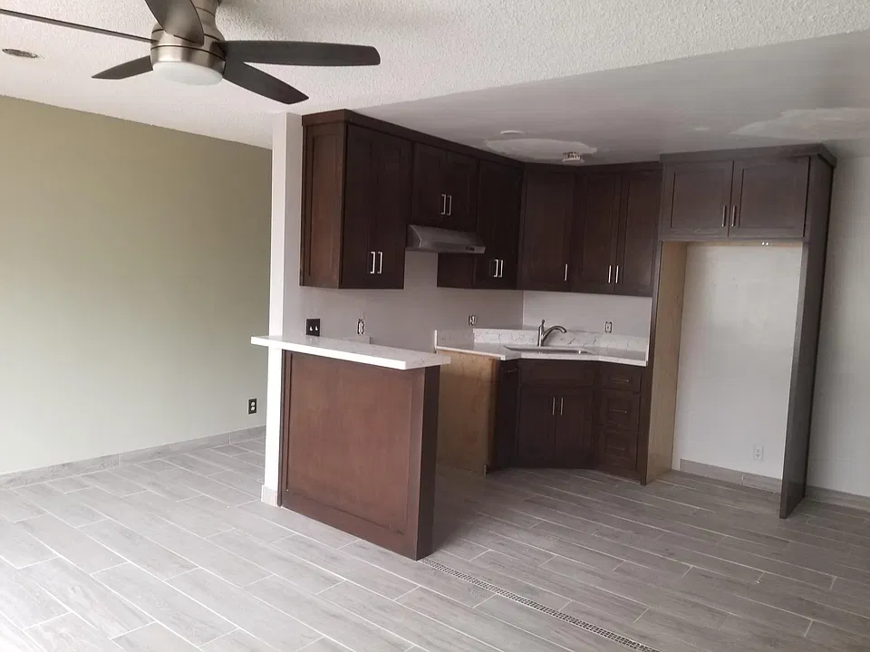 1318 W 23rd St #6