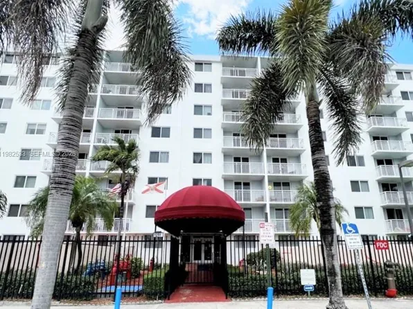 1251 NE 108th St, Miami, FL