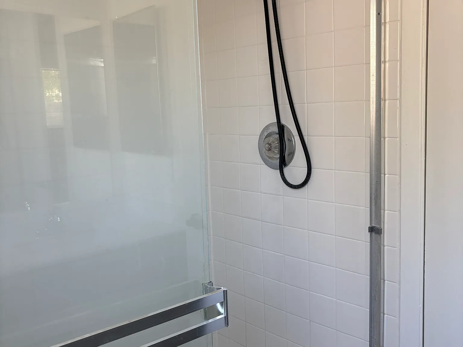 2 bed, 1050 sqft, $2,300 — Photo 1