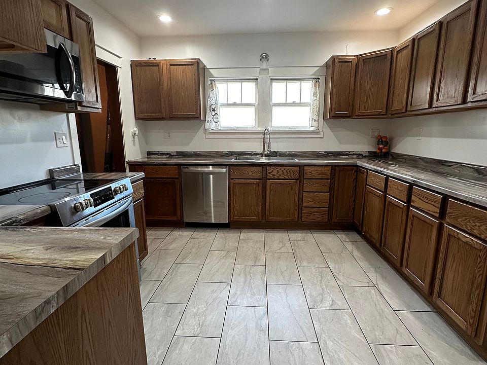 huge kitchen with so much space