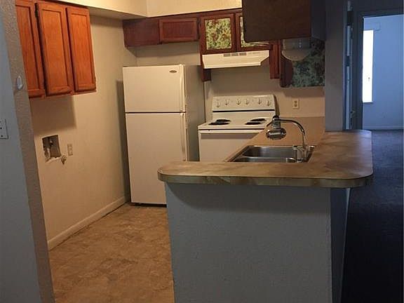 3rd image of 3617 Crestbrook Ct APT 5