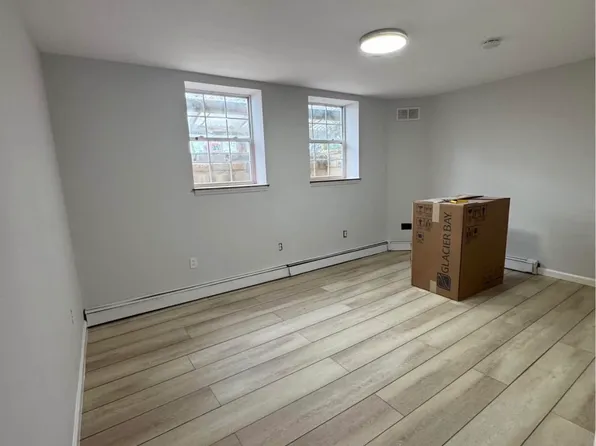 31 Clocks Blvd #Ll, Massapequa, NY 11758