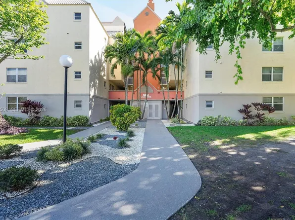 8363 Lake Dr APT 503, Doral, FL 33166
