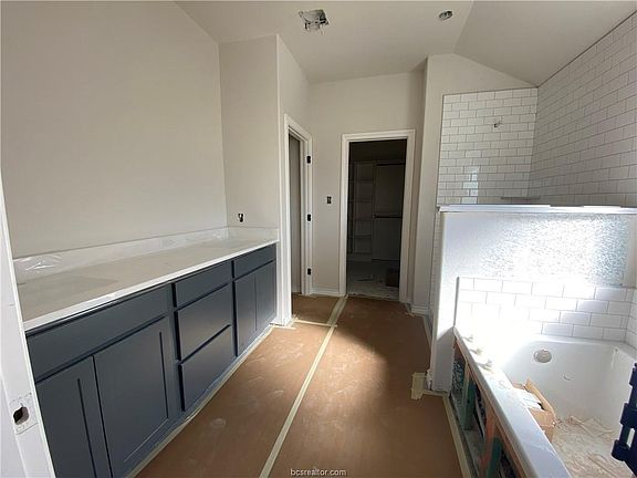 3rd image of 6208 Wilkesboro Dr