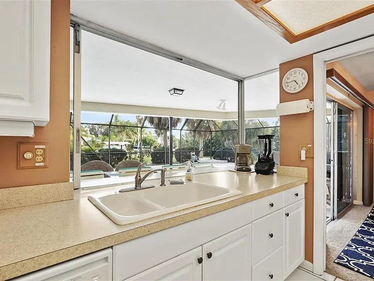 500 Green Dolphin Dr S — Photo 13