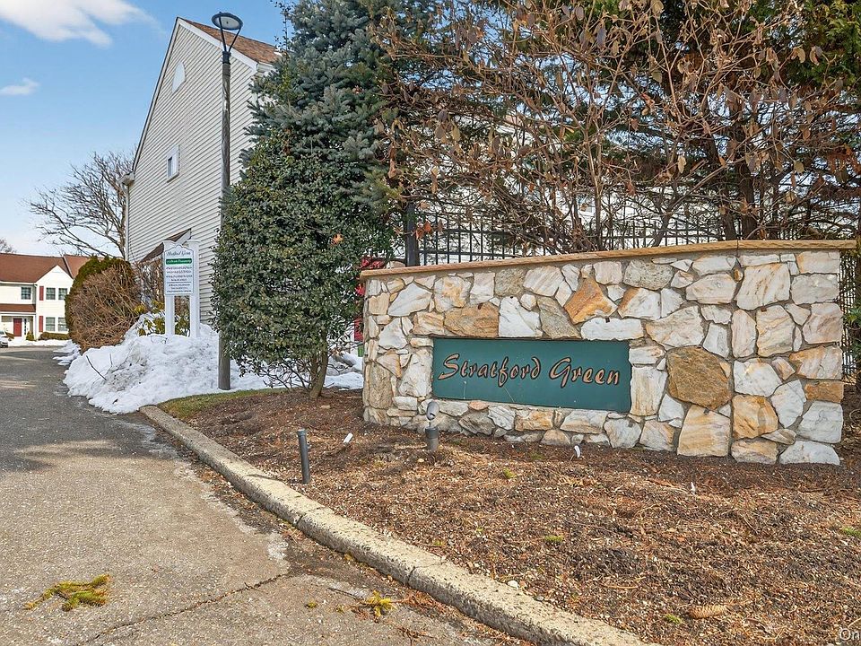 1st image of 32 Stratford Green