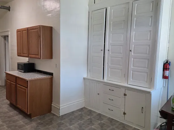 68131 S Main St APT 6, Richmond, MI 48062