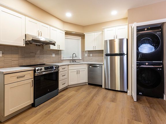 2nd image of 319 24th St APT 1