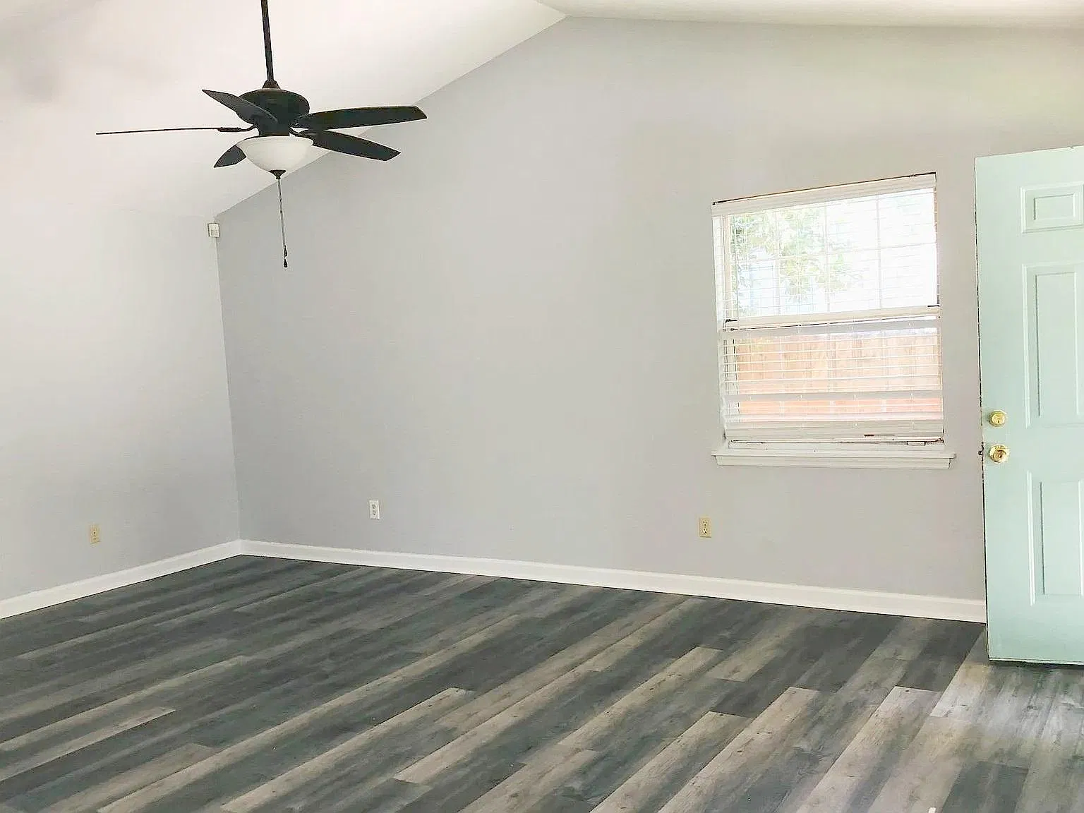 1483 Bent Willow Dr — Photo 2