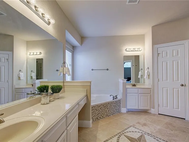 6917 Shady View Ct — Photo 18