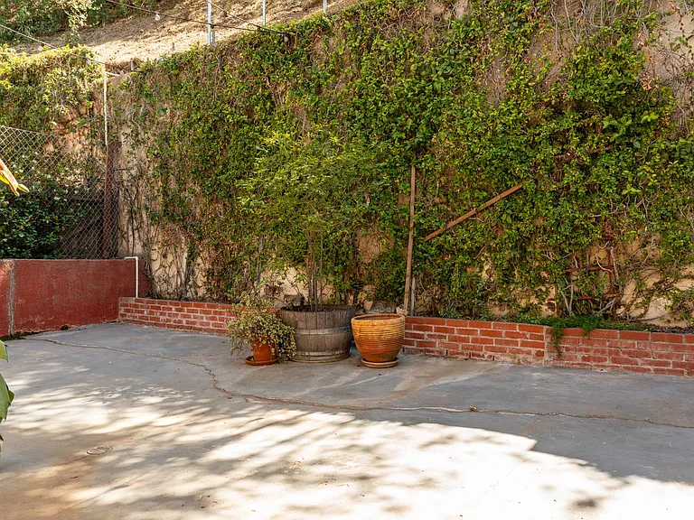633 Museum Dr — Photo 48